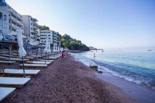 Апартаменты Apartments Montesan Свети-Стефан Апартаменты с террасой и видом на море-2