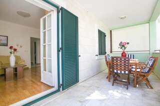 Апартаменты Apartments Montesan Свети-Стефан Апартаменты с боковым видом на море-5