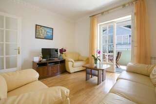 Апартаменты Apartments Montesan Свети-Стефан Апартаменты с террасой и видом на море-18